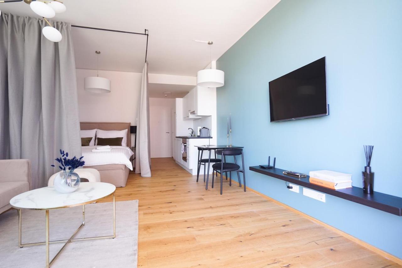 Boutique With Terrace&pool Appartement Vienne